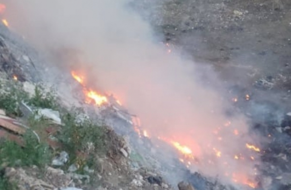 На Нубарашенской свалке в Ереване вспыхнул пожар